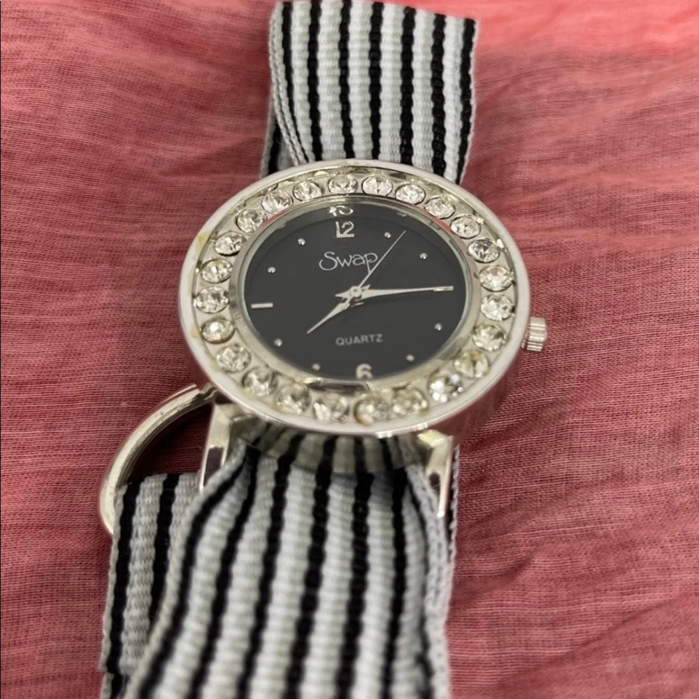 Women’s Fashion Watch/Bling - Picture 2 of 5